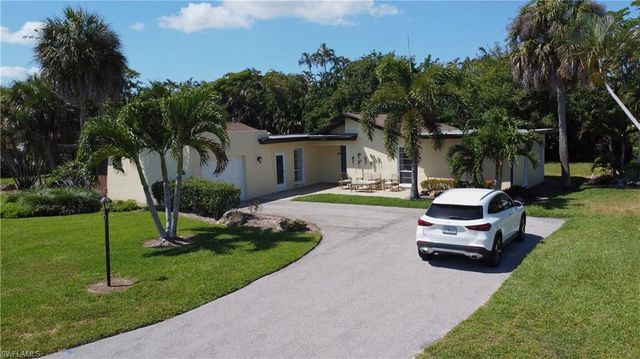 3810 Estero Bay LN F6, Naples, FL 34112