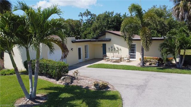 3810 Estero Bay LN F6, Naples, FL 34112