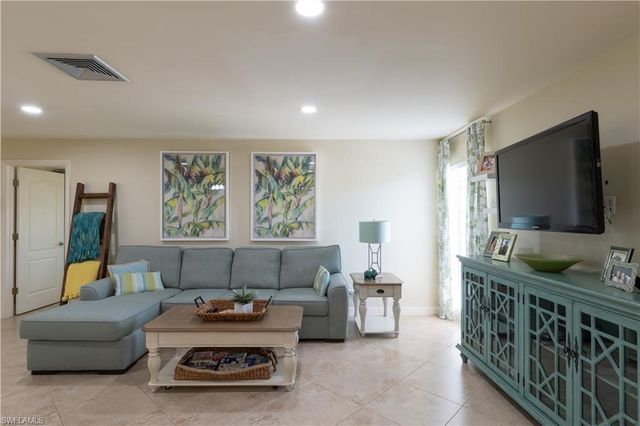 3810 Estero Bay LN F6, Naples, FL 34112