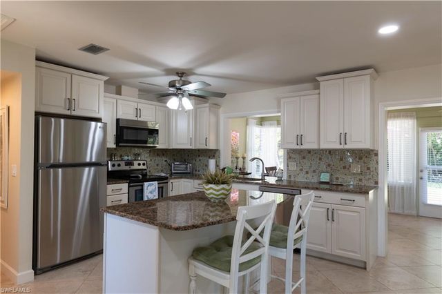 3810 Estero Bay LN F6, Naples, FL 34112