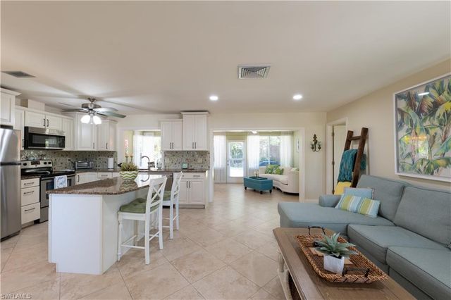 3810 Estero Bay LN F6, Naples, FL 34112