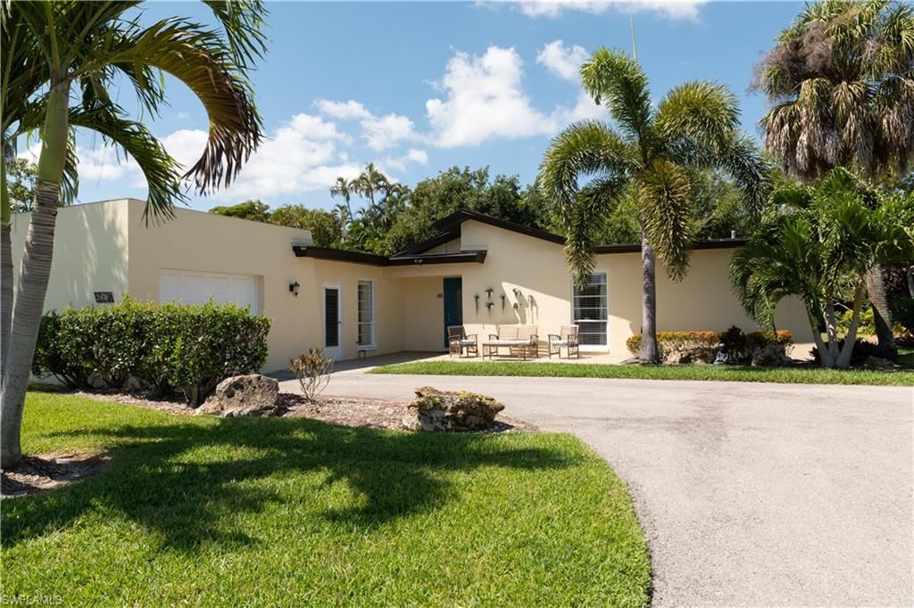 3810 Estero Bay LN F6, Naples, FL 34112