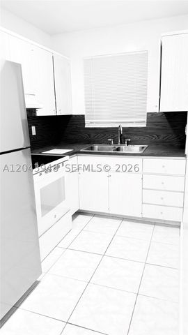 400 SE 9th Ct 9, Hallandale Beach, FL 33009