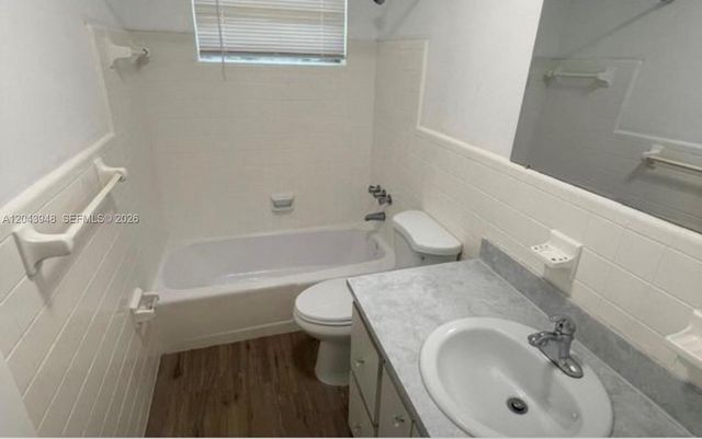 400 SE 9th Ct 9, Hallandale Beach, FL 33009