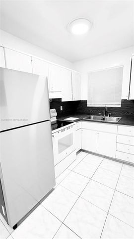 400 SE 9th Ct 9, Hallandale Beach, FL 33009