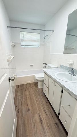 400 SE 9th Ct 9, Hallandale Beach, FL 33009