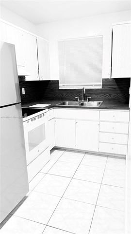 400 SE 9th Ct 9, Hallandale Beach, FL 33009