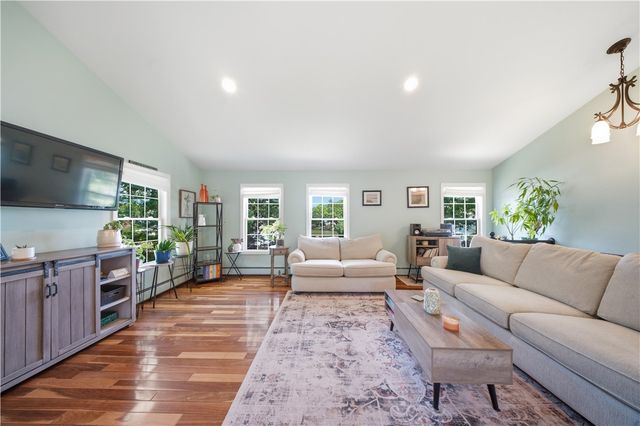 78 Riverside Drive, South Kingstown, RI 02879