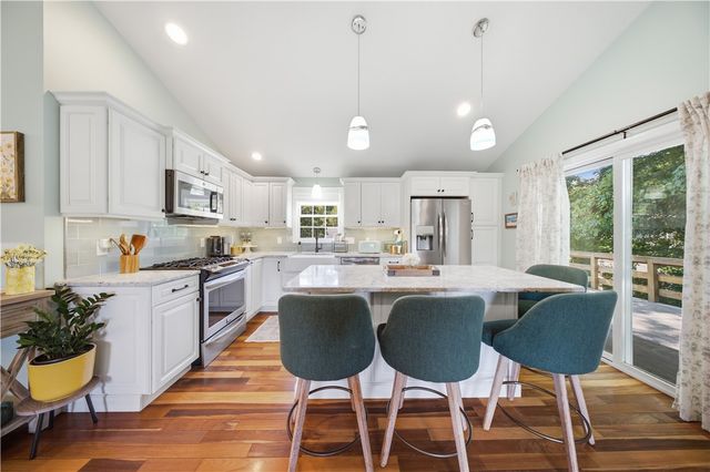 78 Riverside Drive, South Kingstown, RI 02879