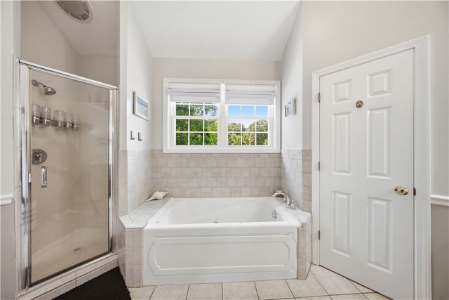 78 Riverside Drive, South Kingstown, RI 02879
