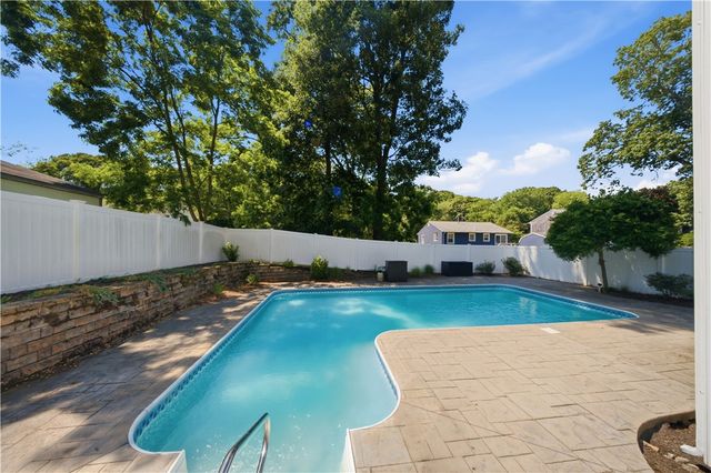 78 Riverside Drive, South Kingstown, RI 02879