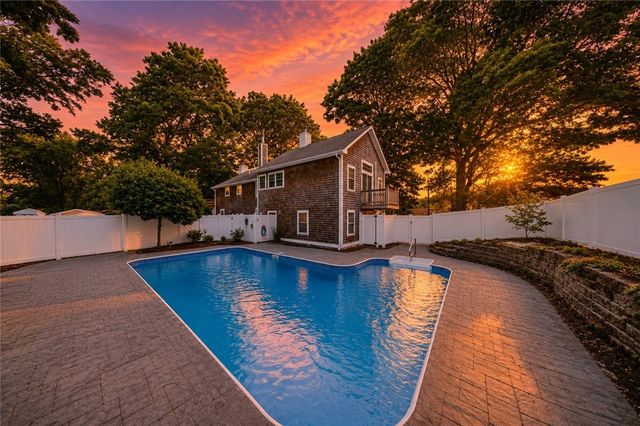 78 Riverside Drive, South Kingstown, RI 02879