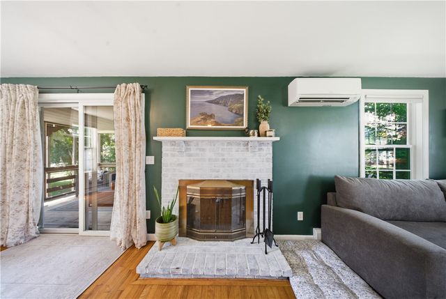 78 Riverside Drive, South Kingstown, RI 02879