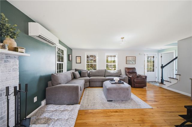 78 Riverside Drive, South Kingstown, RI 02879