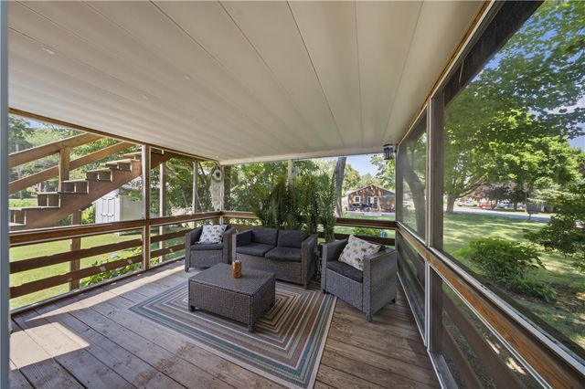 78 Riverside Drive, South Kingstown, RI 02879