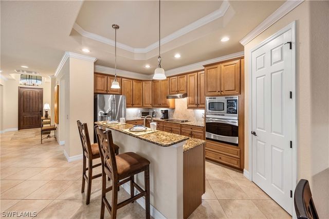 9234 Veneto PL, Naples, FL 34113