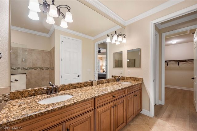 9234 Veneto PL, Naples, FL 34113
