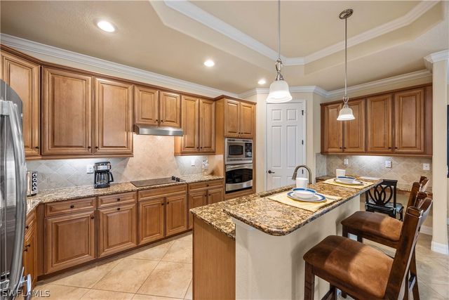 9234 Veneto PL, Naples, FL 34113