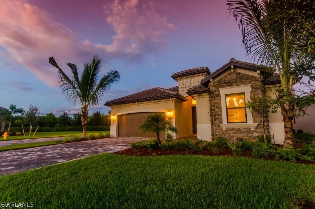9234 Veneto PL, Naples, FL 34113