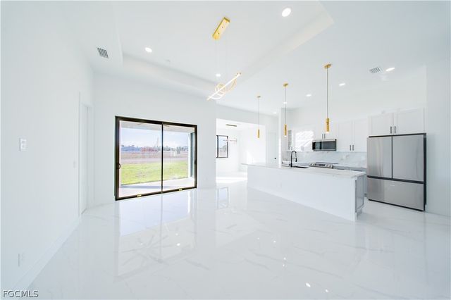 9035 E Broad CIR, Labelle, FL 33935