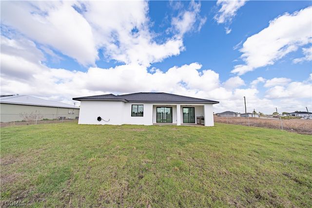 9035 E Broad CIR, Labelle, FL 33935