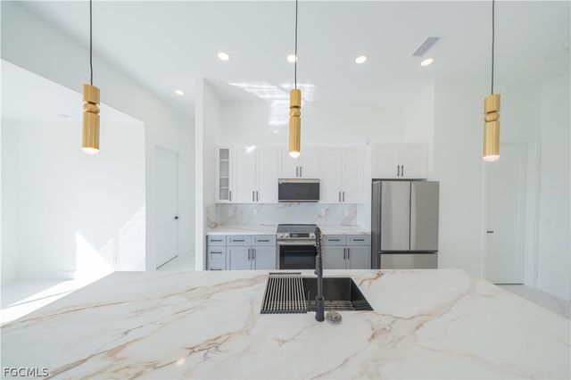 9035 E Broad CIR, Labelle, FL 33935