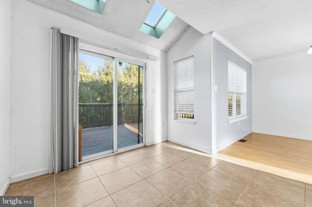 210 BELLWETHER CT, Newark, DE 19702