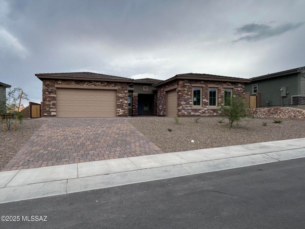 14005 N Crooked Creek Drive, Marana, AZ 85658