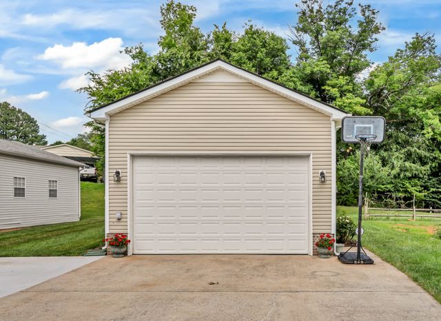 728 Winding Bluff Way, Clarksville, TN 37040