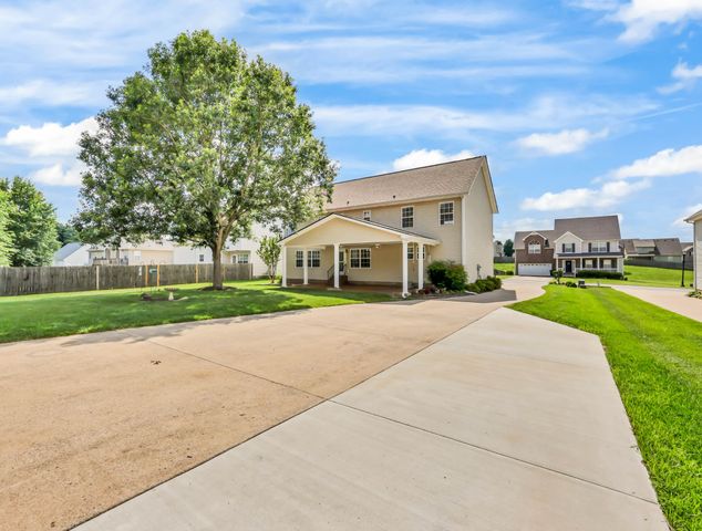 728 Winding Bluff Way, Clarksville, TN 37040