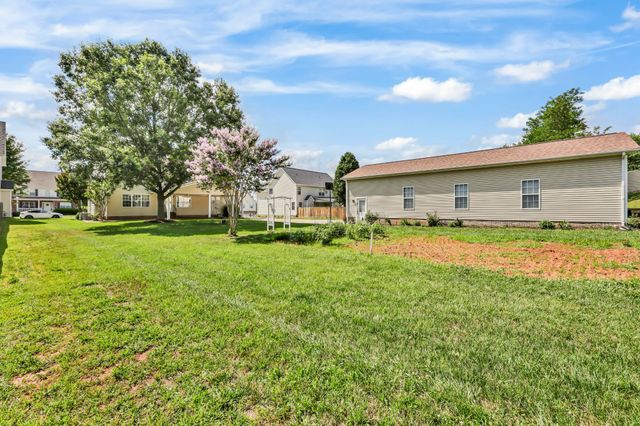 728 Winding Bluff Way, Clarksville, TN 37040