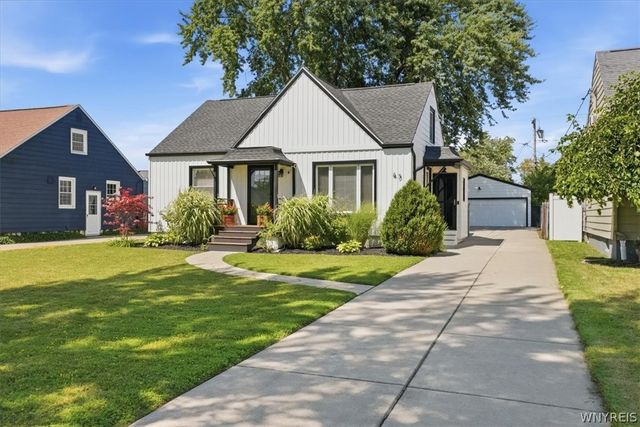 45 Hampton Parkway, Tonawanda, NY 14217
