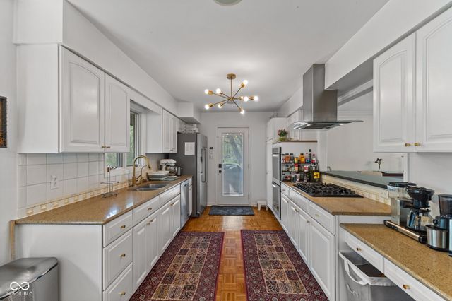 7050 Wildridge Drive, Indianapolis, IN 46256