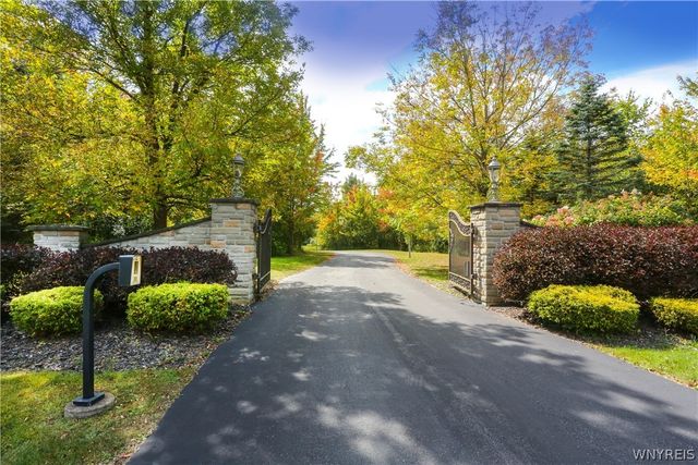 30 Timberline Drive, Elma, NY 14059