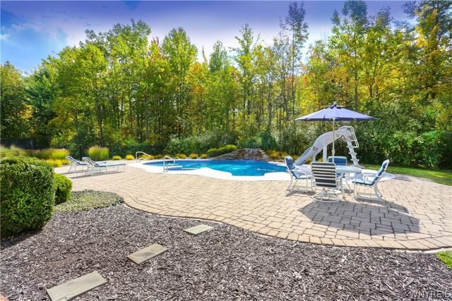 30 Timberline Drive, Elma, NY 14059