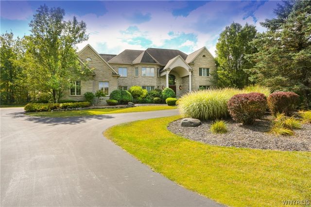 30 Timberline Drive, Elma, NY 14059