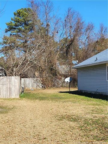6544 Green Meadow Road, Fayetteville, NC 28304