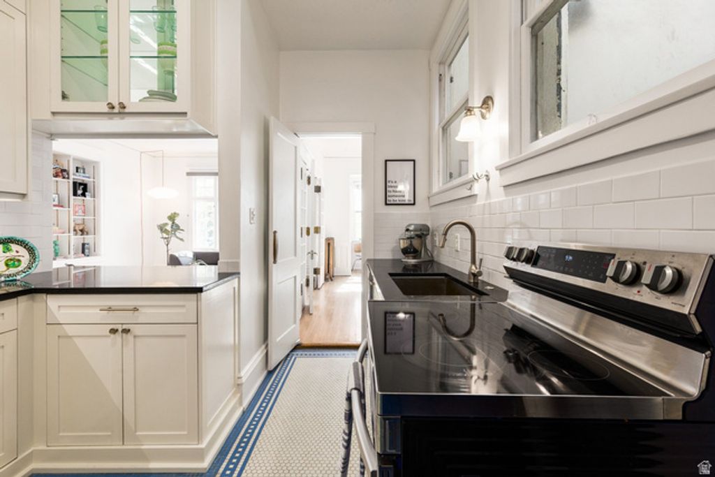 Image 13 of property listing at 839 E SOUTH TEMPLE #204, Salt Lake City, UT 84102