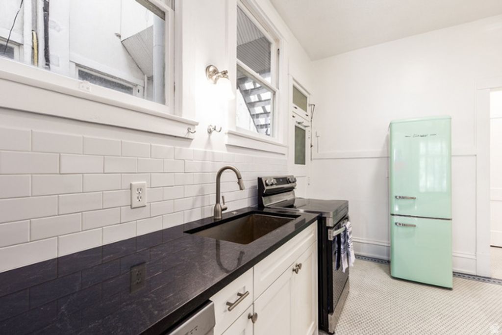 Image 14 of property listing at 839 E SOUTH TEMPLE #204, Salt Lake City, UT 84102