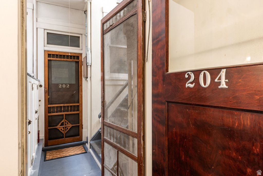 Image 15 of property listing at 839 E SOUTH TEMPLE #204, Salt Lake City, UT 84102
