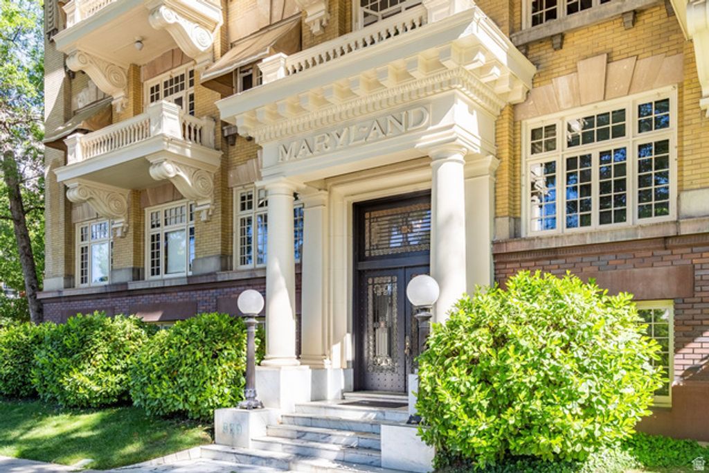 Image 25 of property listing at 839 E SOUTH TEMPLE #204, Salt Lake City, UT 84102