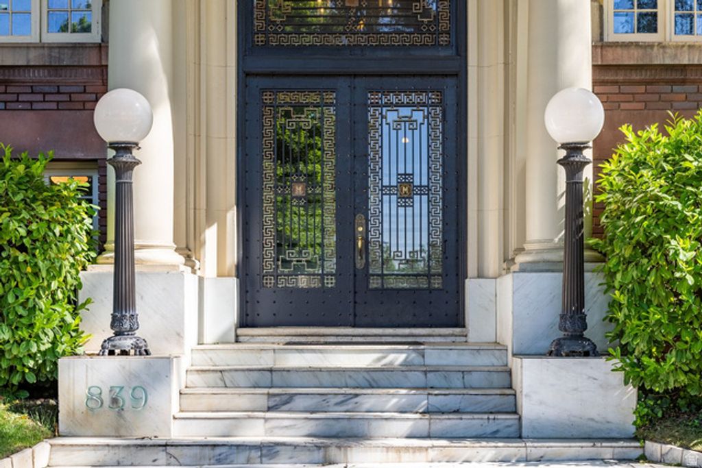 Image 27 of property listing at 839 E SOUTH TEMPLE #204, Salt Lake City, UT 84102