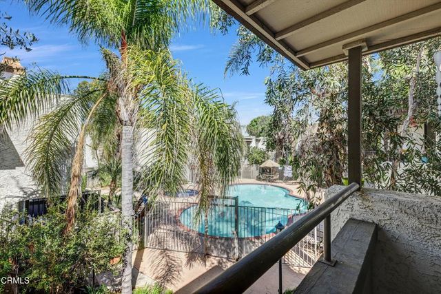 15511 Sherman Way 32, Los Angeles, CA 91406