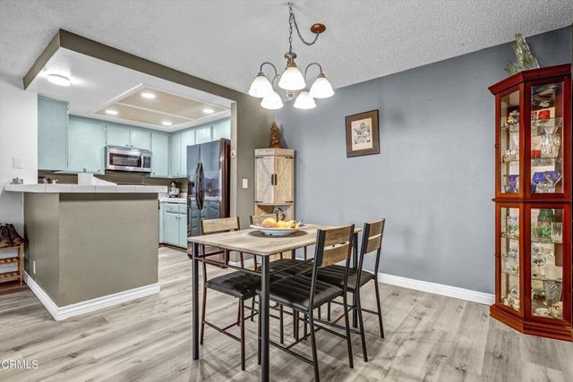 15511 Sherman Way 32, Los Angeles, CA 91406