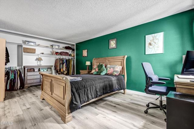 15511 Sherman Way 32, Los Angeles, CA 91406