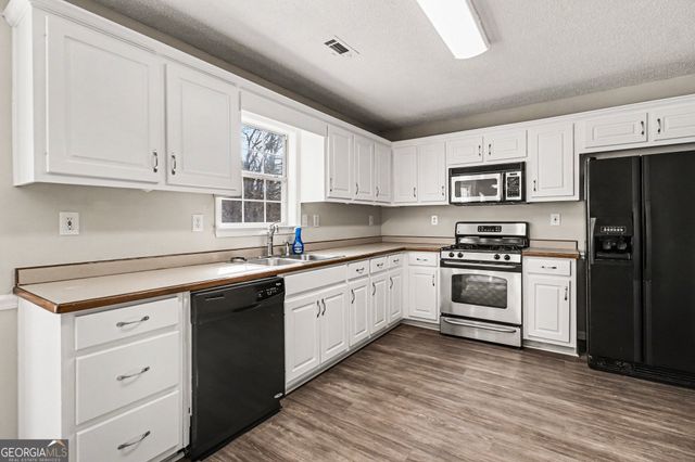 40 Macedonia Woods Court, Newnan, GA 30263