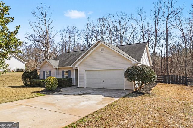 40 Macedonia Woods Court, Newnan, GA 30263