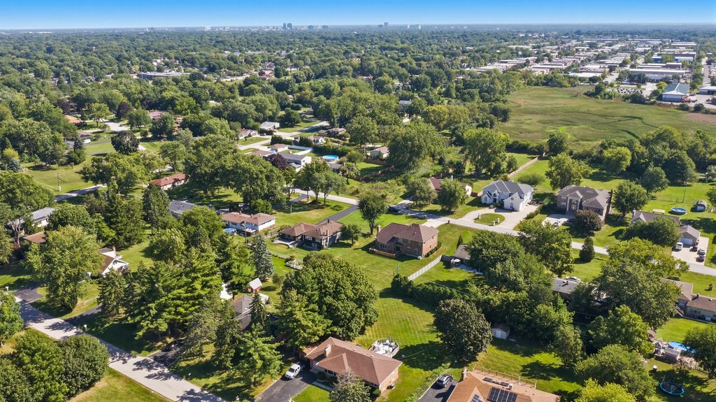 427 Pleasant Drive, Schaumburg, IL 60193 — photo 4