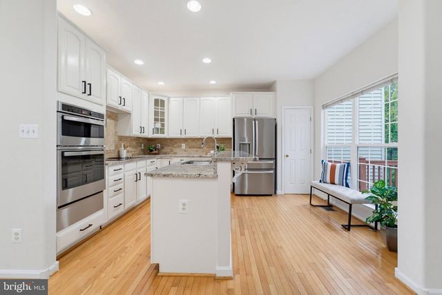 13280 MAPLE CREEK LN, Centreville, VA 20120