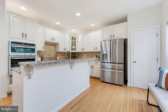 13280 MAPLE CREEK LN, Centreville, VA 20120